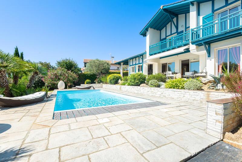 Maison - 197 m² - 6 pièces