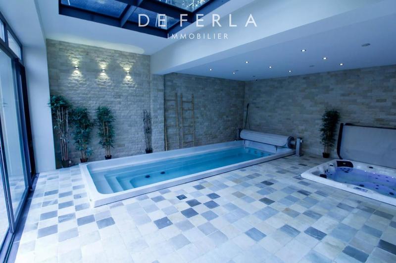 Demeure - 403 m² - 9 pièces