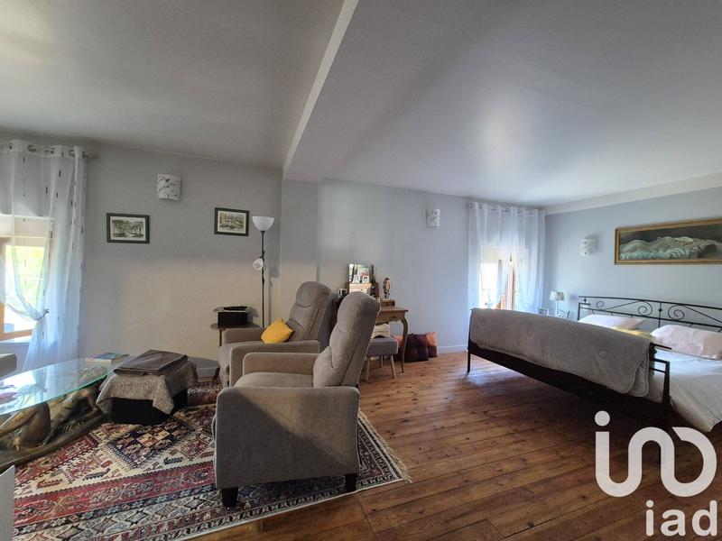 Maison - 243 m² - 8 pièces