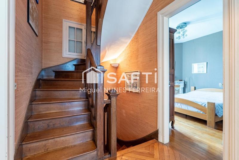 Maison - 206 m² - 10 pièces