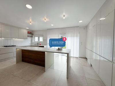 Maison - 122 m² - 5 pièces