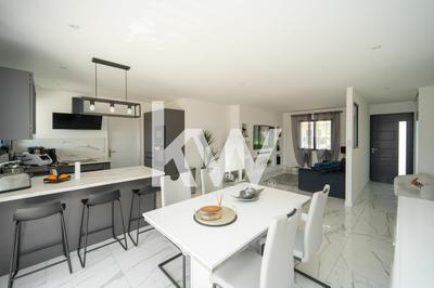 Maison - 91 m² - 4 pièces