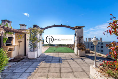 Appartement - 144 m² - 4 pièces