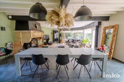 Maison - 450 m² - 6 pièces