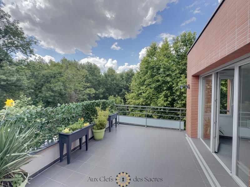 Appartement - 94 m² - 5 pièces