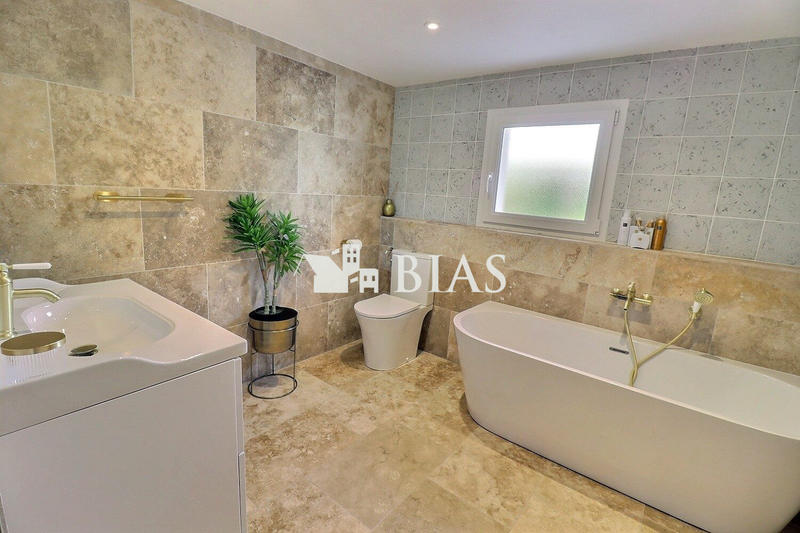 Maison - 160 m² - 7 pièces