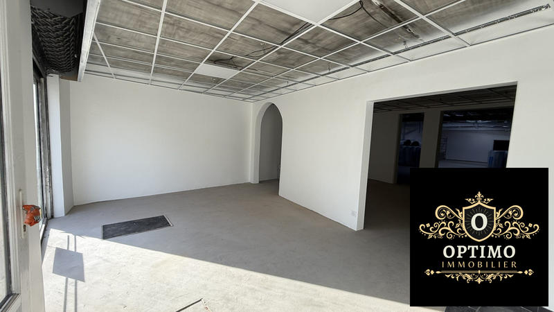 Fonds de commerce - Local commercial - 380 m²
