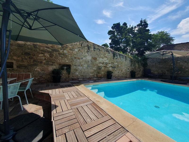 Maison - 250 m² - 10 pièces