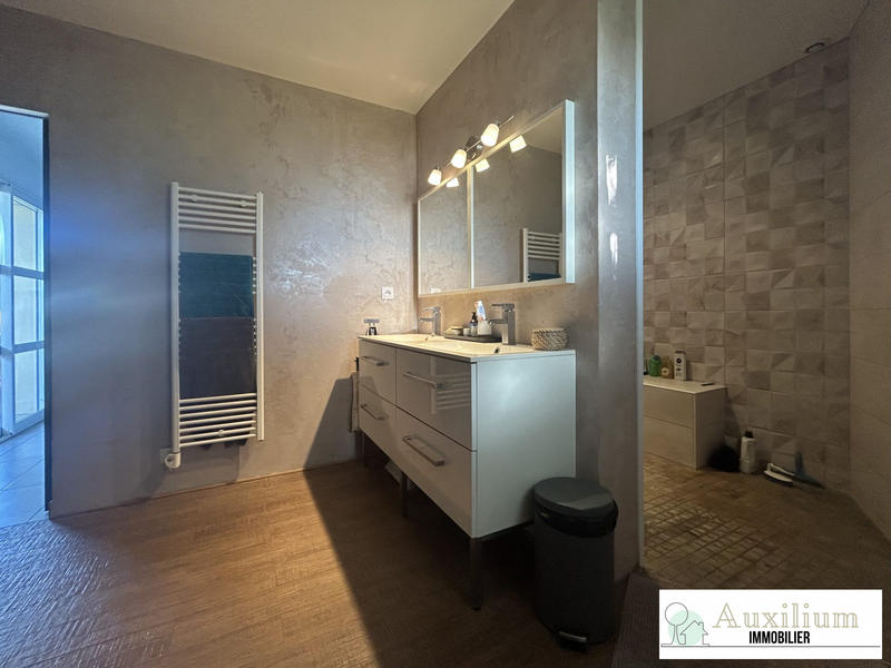 Villa - 174 m² - 6 pièces