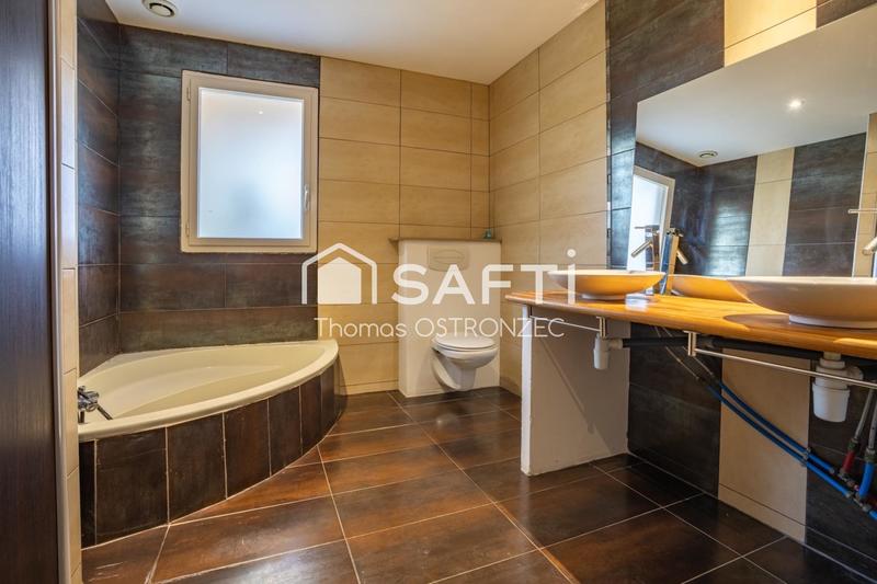 Maison - 180 m² - 6 pièces