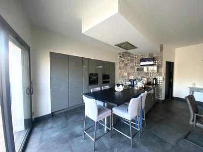 Maison - 195 m² - 6 pièces