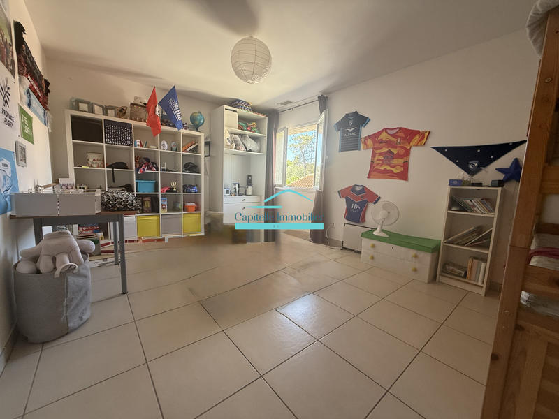 Propriété - 336 m² - 10 pièces