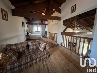 Maison - 222 m² - 9 pièces