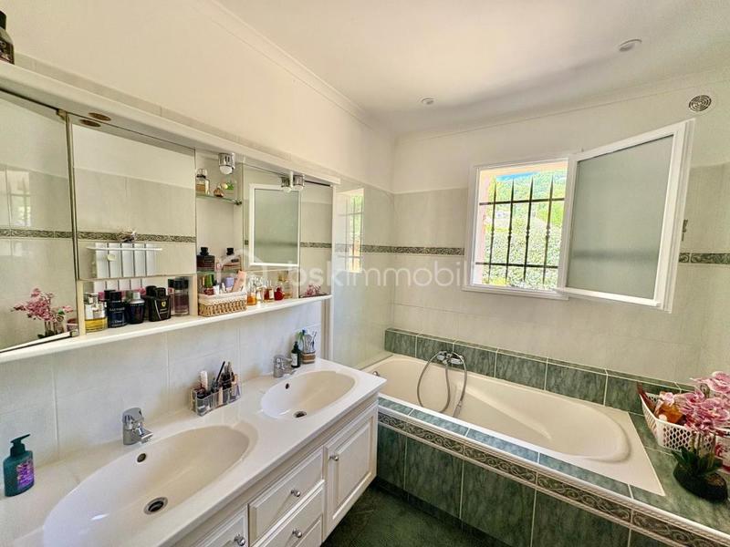 Maison traditionnelle - 120 m² - 4 pièces