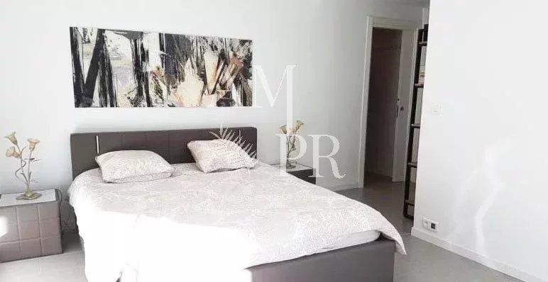 Maison - 262 m² - 7 pièces