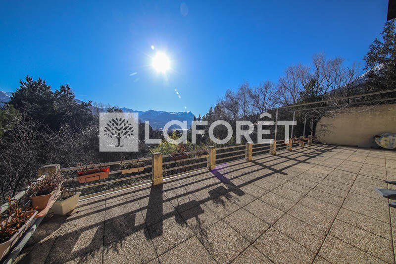 Maison - 828 m² - 30 pièces