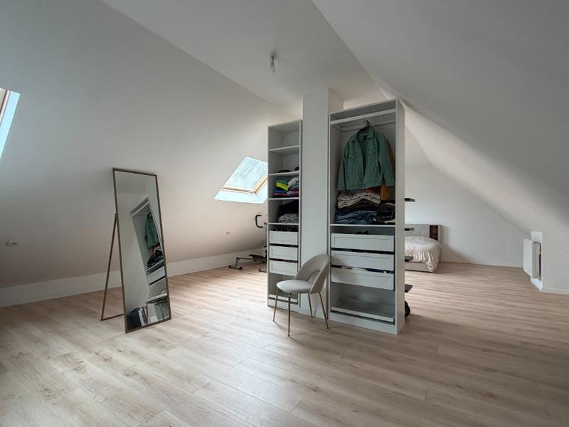 Maison - 211 m² - 6 pièces