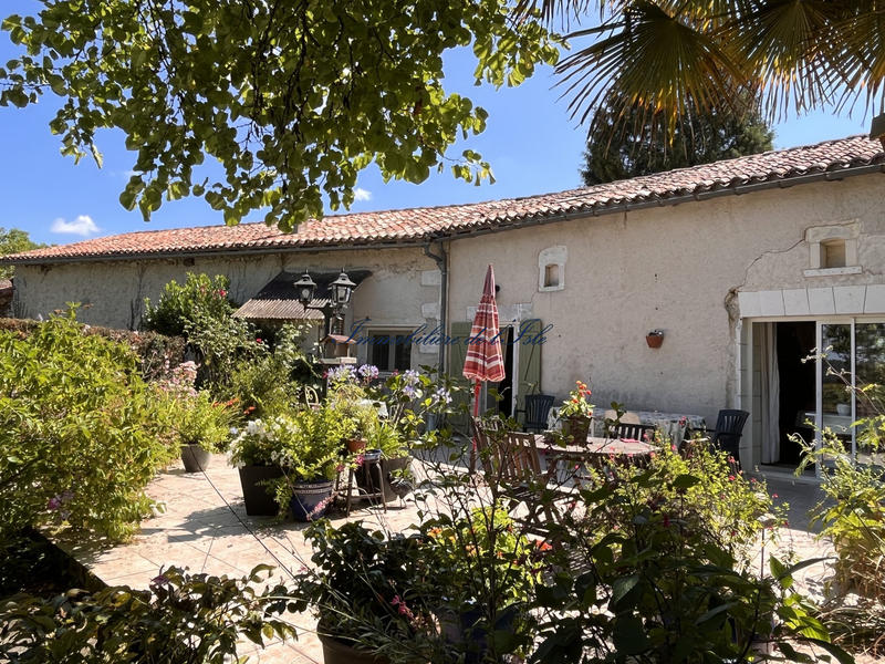 Maison - 183 m² - 9 pièces