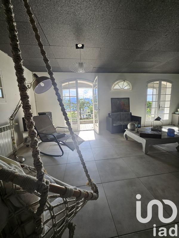 Maison - 214 m² - 6 pièces