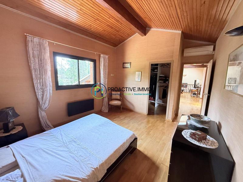 Maison - 198 m² - 6 pièces