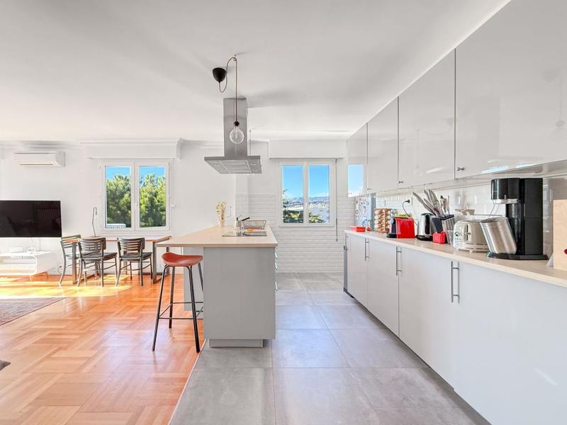 Appartement - 80 m² - 3 pièces