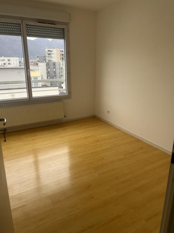 Appartement - 79 m² - 4 pièces