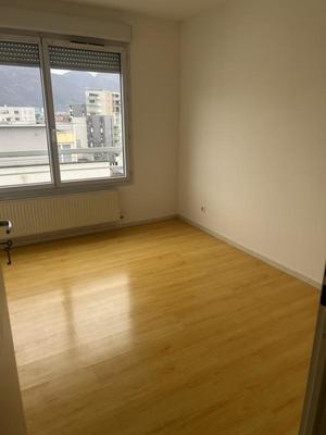 Appartement - 79 m² - 4 pièces