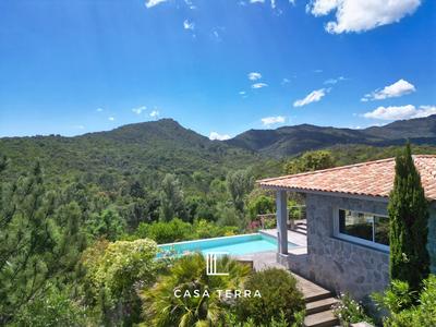 Villa - 205 m² - 5 pièces