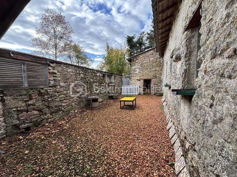 Immeuble - 110 m² - 3 pièces