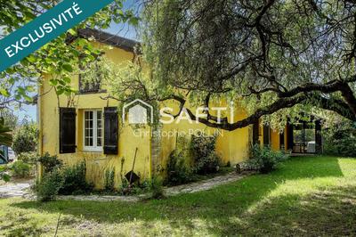 Maison - 225 m² - 6 pièces