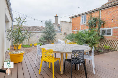 Maison - 205 m² - 9 pièces