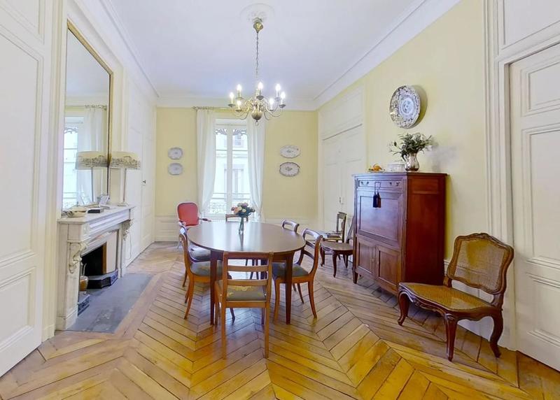 Appartement ancien - 188 m² - 5 pièces
