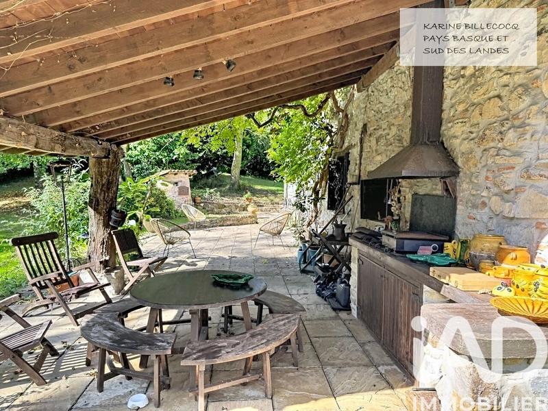 Maison - 338 m² - 12 pièces