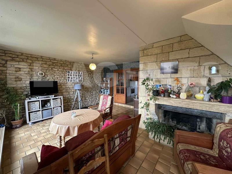 Maison - 180 m² - 8 pièces