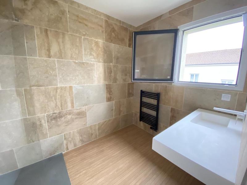 Maison - 99 m² - 5 pièces