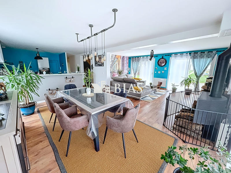 Maison - 197 m² - 7 pièces