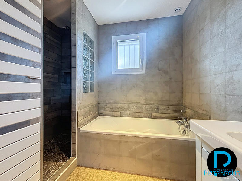 Maison - 94 m² - 5 pièces