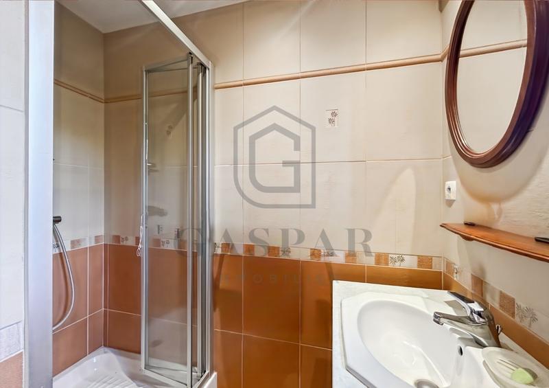 Maison - 453 m² - 17 pièces