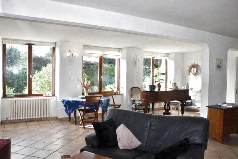 Maison - 229 m² - 9 pièces