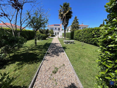 Maison ancienne - 190 m² - 7 pièces