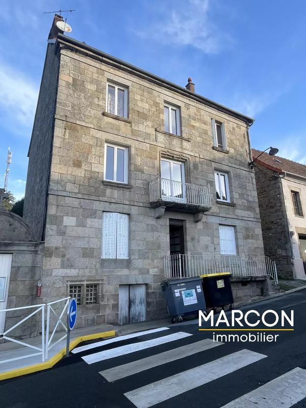 Maison - 210 m² - 10 pièces