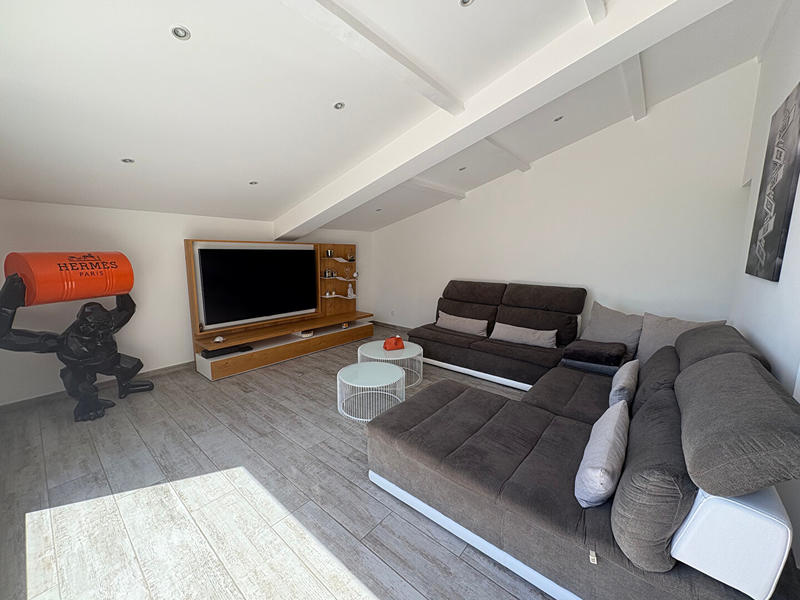 Appartement - 186 m² - 7 pièces