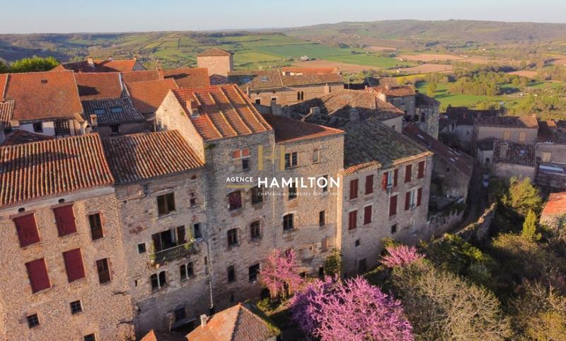 Propriété - 325 m² - 8 pièces