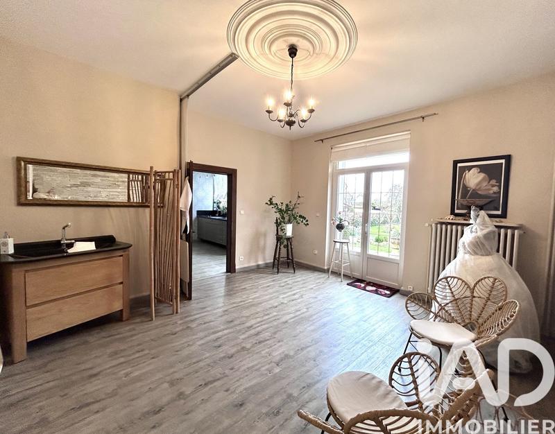 Maison - 243 m² - 8 pièces