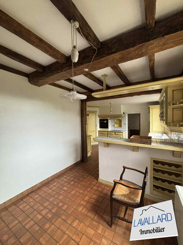 Maison - 239 m² - 10 pièces