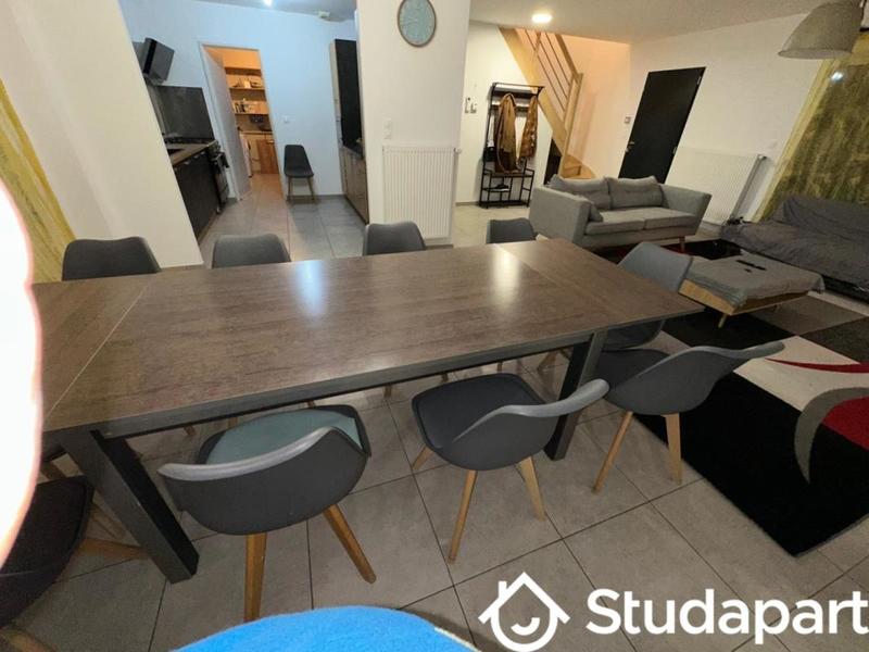 Chambre - 11 m² - 1 pièce