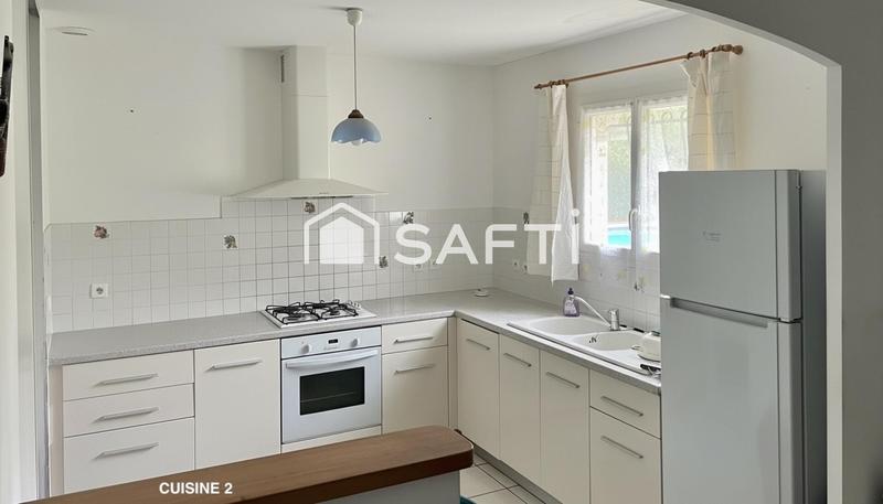 Maison - 210 m² - 10 pièces