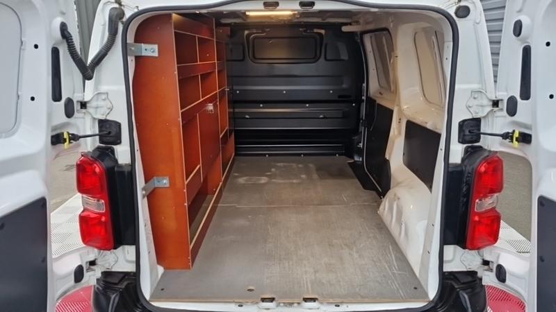 Citroën Jumpy Fourgon m bluehdi 120 ss bvm6 driver 300 nm