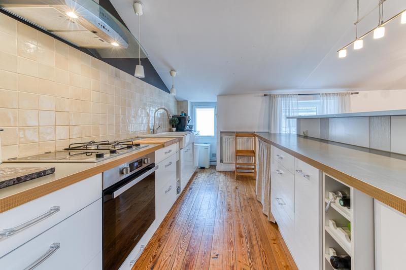 Appartement - 85 m² - 5 pièces