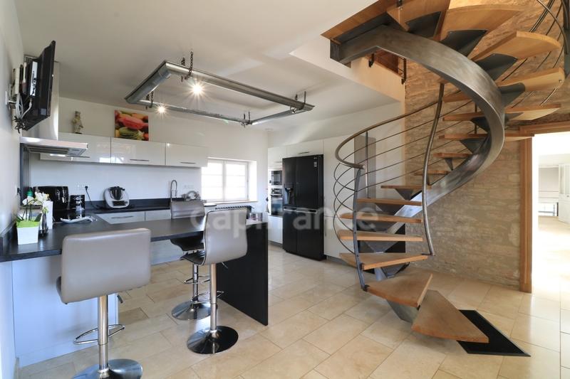 Propriété - 503 m² - 10 pièces